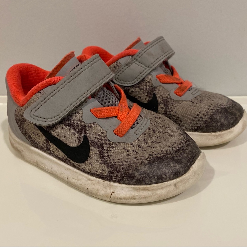 🟧$8 ADD-ON🟧 NIKE Free • 6C • Toddler size 6